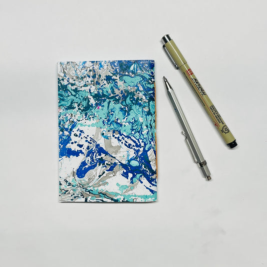 Notizbuch mit marmoriertem Cover 